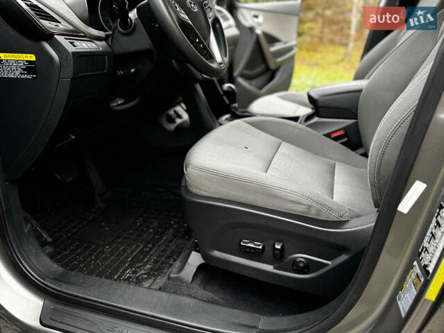 Серый Хендай Санта Фе, объемом двигателя 2.36 л и пробегом 133 тыс. км за 13800 $, фото 21 на Automoto.ua