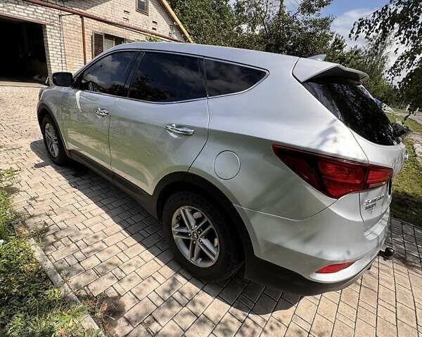 Сірий Хендай Санта Фе, об'ємом двигуна 2.36 л та пробігом 187 тис. км за 15600 $, фото 5 на Automoto.ua