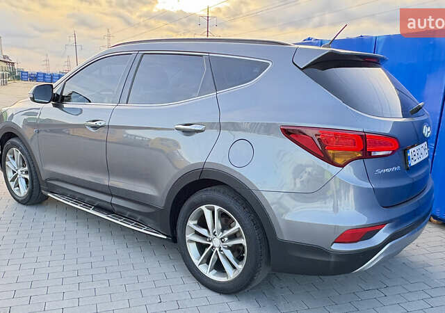 Серый Хендай Санта Фе, объемом двигателя 2 л и пробегом 214 тыс. км за 18700 $, фото 6 на Automoto.ua