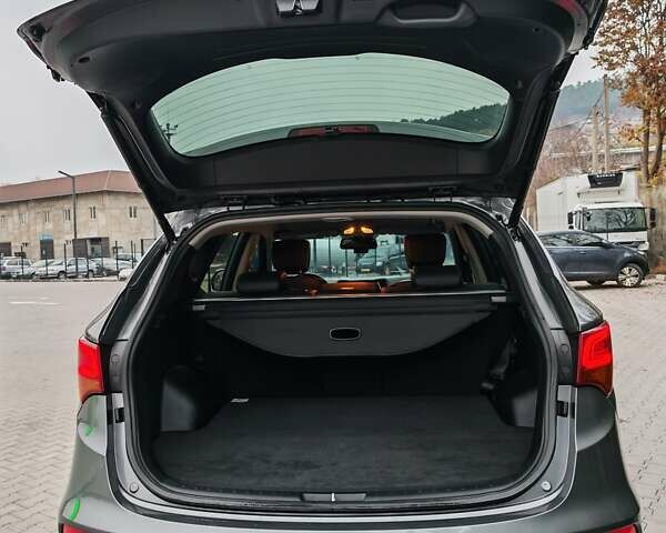 Сірий Хендай Санта Фе, об'ємом двигуна 2.2 л та пробігом 195 тис. км за 19500 $, фото 34 на Automoto.ua