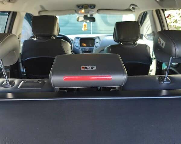 Серый Хендай Санта Фе, объемом двигателя 2.2 л и пробегом 200 тыс. км за 21000 $, фото 13 на Automoto.ua