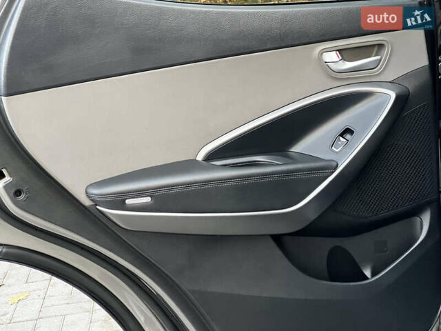 Серый Хендай Санта Фе, объемом двигателя 2.36 л и пробегом 147 тыс. км за 14700 $, фото 100 на Automoto.ua