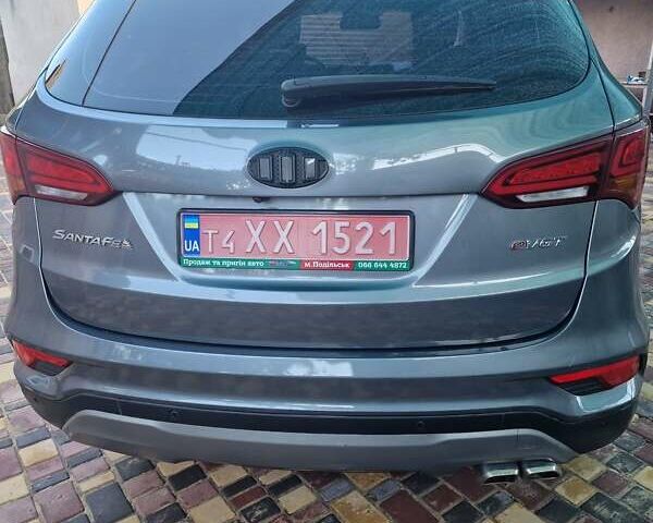 Серый Хендай Санта Фе, объемом двигателя 2 л и пробегом 182 тыс. км за 19900 $, фото 24 на Automoto.ua