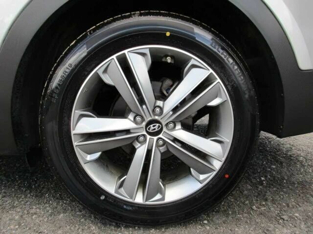 Серый Хендай Санта Фе, объемом двигателя 3.3 л и пробегом 78 тыс. км за 11100 $, фото 13 на Automoto.ua