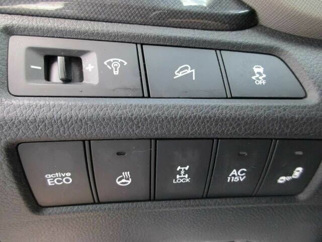 Серый Хендай Санта Фе, объемом двигателя 3.3 л и пробегом 78 тыс. км за 11100 $, фото 7 на Automoto.ua