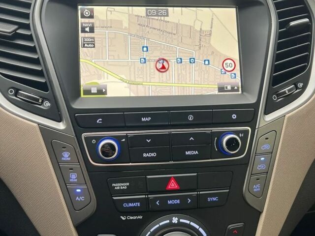 Серый Хендай Санта Фе, объемом двигателя 2 л и пробегом 168 тыс. км за 9300 $, фото 9 на Automoto.ua