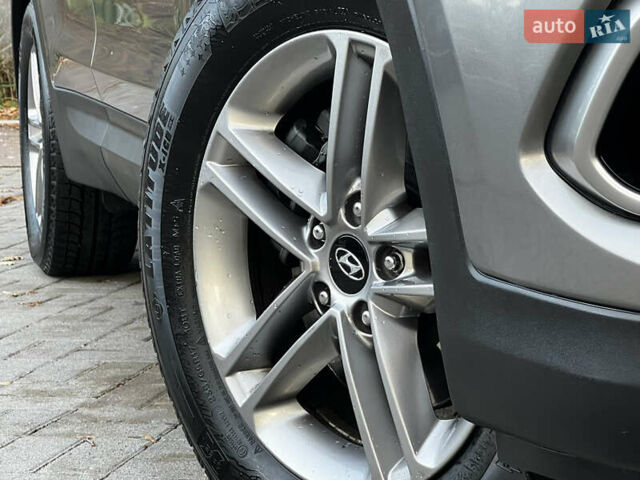 Серый Хендай Санта Фе, объемом двигателя 2.36 л и пробегом 147 тыс. км за 14700 $, фото 30 на Automoto.ua