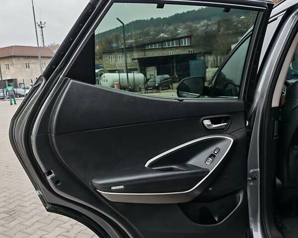 Сірий Хендай Санта Фе, об'ємом двигуна 2.2 л та пробігом 195 тис. км за 19500 $, фото 49 на Automoto.ua