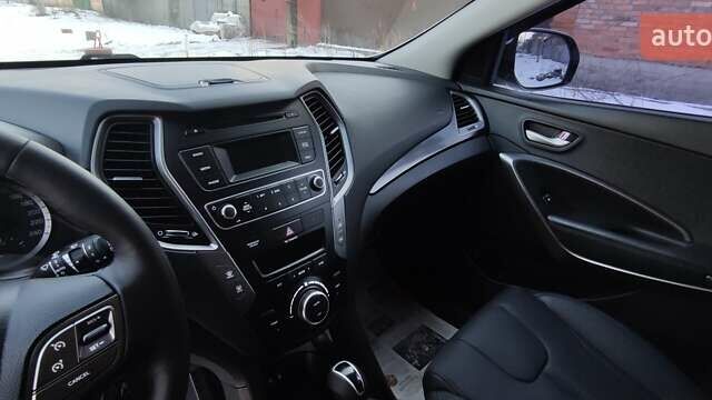 Серый Хендай Санта Фе, объемом двигателя 2.36 л и пробегом 100 тыс. км за 19500 $, фото 17 на Automoto.ua