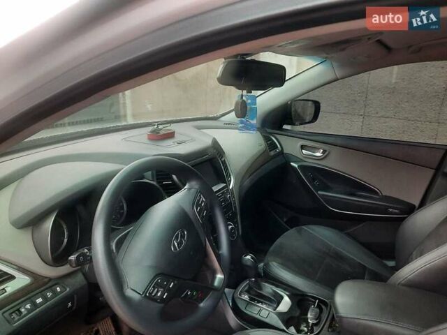 Серый Хендай Санта Фе, объемом двигателя 2.4 л и пробегом 160 тыс. км за 15500 $, фото 3 на Automoto.ua