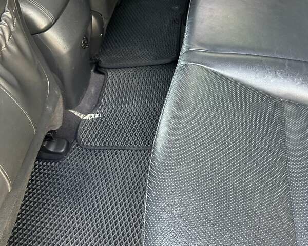 Серый Хендай Санта Фе, объемом двигателя 2.2 л и пробегом 223 тыс. км за 20250 $, фото 6 на Automoto.ua