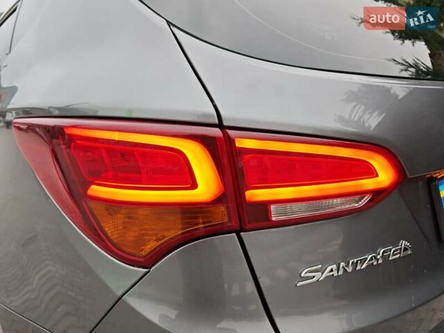 Сірий Хендай Санта Фе, об'ємом двигуна 2.2 л та пробігом 195 тис. км за 19500 $, фото 44 на Automoto.ua