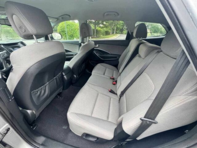 Сірий Хендай Санта Фе, об'ємом двигуна 3.3 л та пробігом 75 тис. км за 12300 $, фото 9 на Automoto.ua