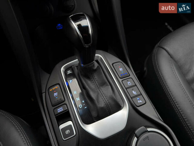 Серый Хендай Санта Фе, объемом двигателя 2.2 л и пробегом 131 тыс. км за 24000 $, фото 73 на Automoto.ua