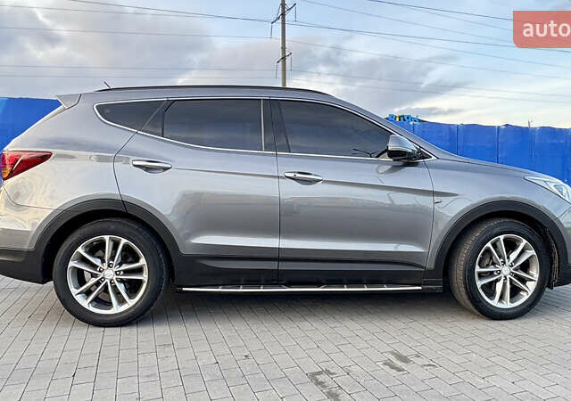 Серый Хендай Санта Фе, объемом двигателя 2 л и пробегом 214 тыс. км за 18700 $, фото 11 на Automoto.ua