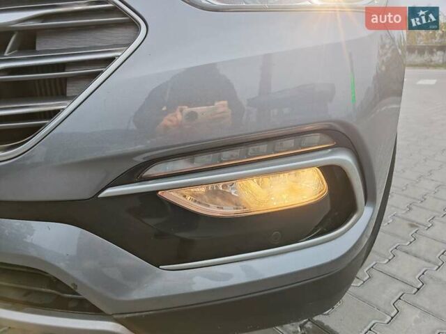 Сірий Хендай Санта Фе, об'ємом двигуна 2.2 л та пробігом 195 тис. км за 19500 $, фото 9 на Automoto.ua