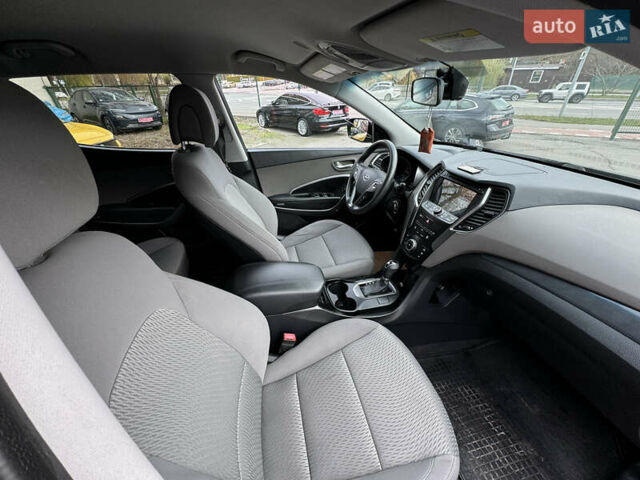 Серый Хендай Санта Фе, объемом двигателя 2.36 л и пробегом 110 тыс. км за 15500 $, фото 40 на Automoto.ua