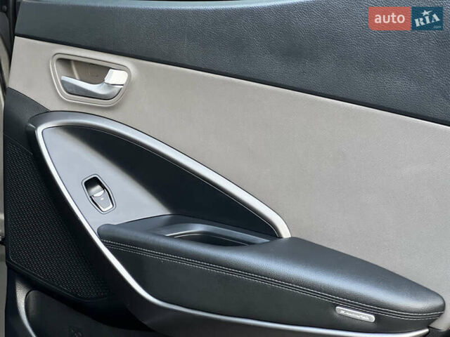 Серый Хендай Санта Фе, объемом двигателя 2.36 л и пробегом 147 тыс. км за 14700 $, фото 110 на Automoto.ua