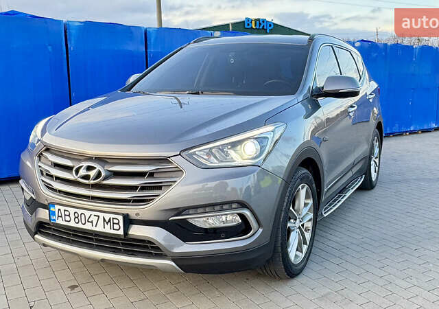 Серый Хендай Санта Фе, объемом двигателя 2 л и пробегом 214 тыс. км за 18700 $, фото 2 на Automoto.ua