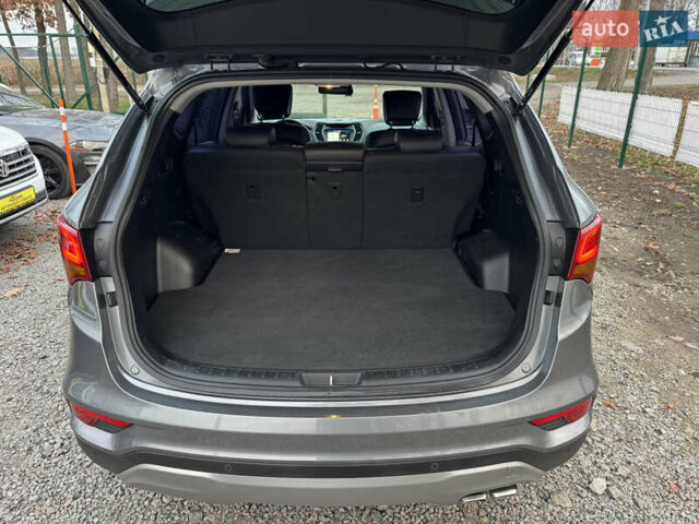 Серый Хендай Санта Фе, объемом двигателя 2 л и пробегом 137 тыс. км за 20500 $, фото 8 на Automoto.ua