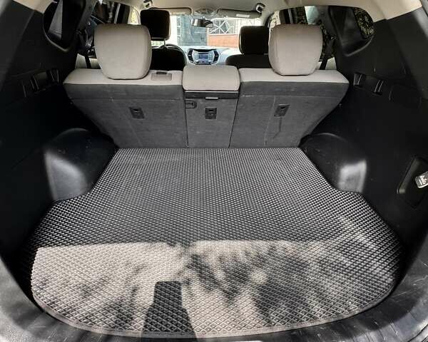 Сірий Хендай Санта Фе, об'ємом двигуна 2.36 л та пробігом 187 тис. км за 15600 $, фото 10 на Automoto.ua