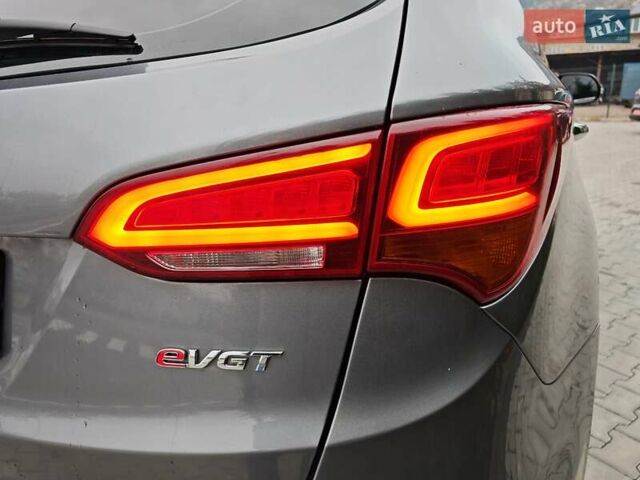 Сірий Хендай Санта Фе, об'ємом двигуна 2.2 л та пробігом 195 тис. км за 19500 $, фото 43 на Automoto.ua