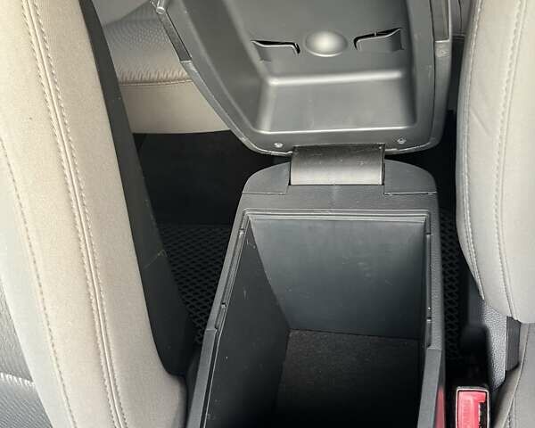 Сірий Хендай Санта Фе, об'ємом двигуна 2.36 л та пробігом 156 тис. км за 16200 $, фото 27 на Automoto.ua