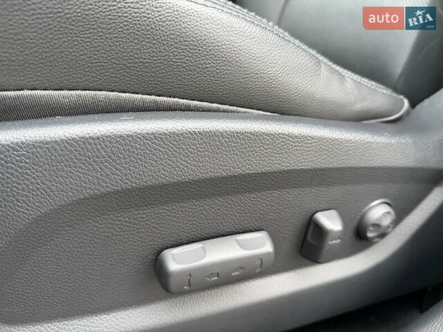 Серый Хендай Санта Фе, объемом двигателя 2.2 л и пробегом 131 тыс. км за 24000 $, фото 40 на Automoto.ua