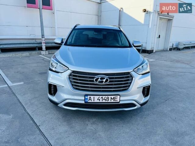 Сірий Хендай Санта Фе, об'ємом двигуна 3.3 л та пробігом 176 тис. км за 15200 $, фото 1 на Automoto.ua