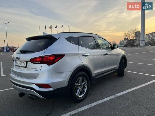 Серый Хендай Санта Фе, объемом двигателя 2.4 л и пробегом 137 тыс. км за 16200 $, фото 7 на Automoto.ua