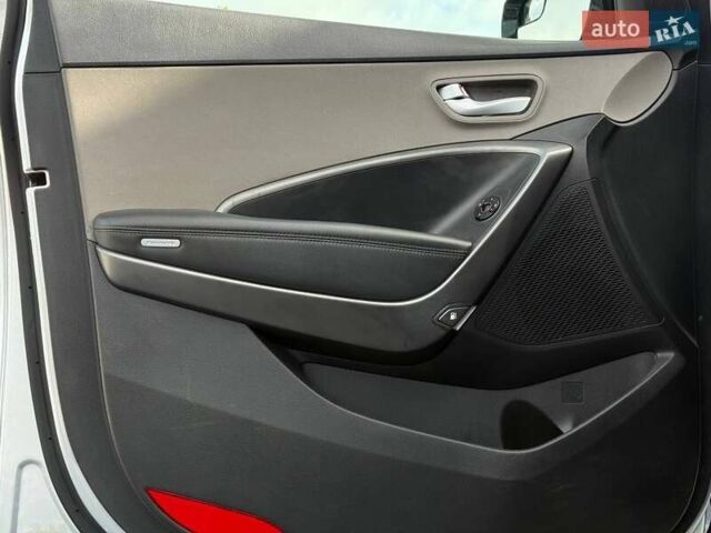 Серый Хендай Санта Фе, объемом двигателя 2.36 л и пробегом 123 тыс. км за 16900 $, фото 20 на Automoto.ua