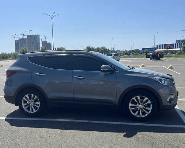 Серый Хендай Санта Фе, объемом двигателя 2.2 л и пробегом 178 тыс. км за 20900 $, фото 1 на Automoto.ua