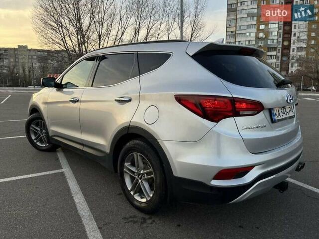 Серый Хендай Санта Фе, объемом двигателя 2.4 л и пробегом 137 тыс. км за 16200 $, фото 4 на Automoto.ua
