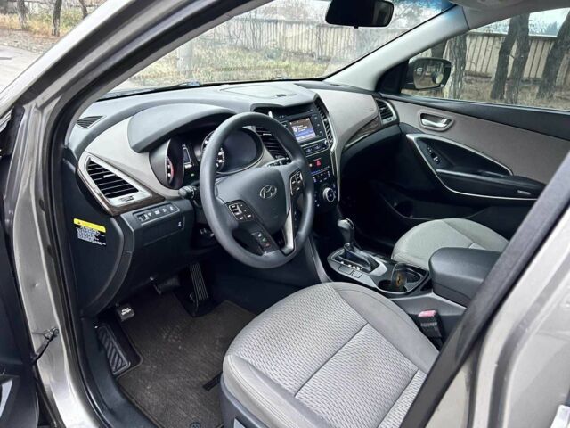 Сірий Хендай Санта Фе, об'ємом двигуна 2.4 л та пробігом 68 тис. км за 12100 $, фото 6 на Automoto.ua