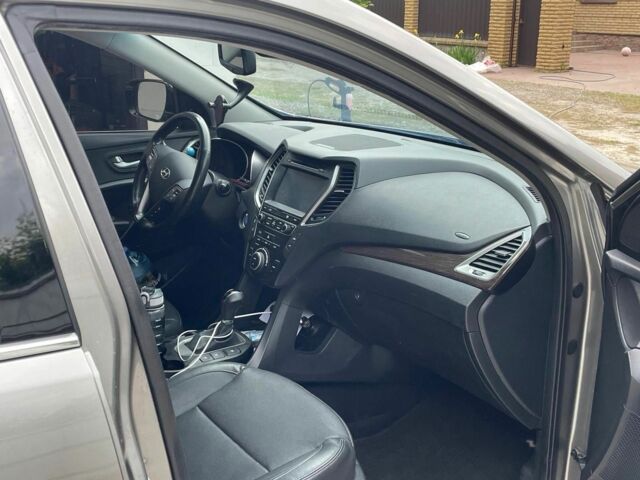 Хендай Санта Фе 2017 в Киеве на Automoto.ua Серый Хендай Санта Фе, объемом двигателя 2 л и пробегом 133 тыс. км за 19000 $, фото 3 на Automoto.ua