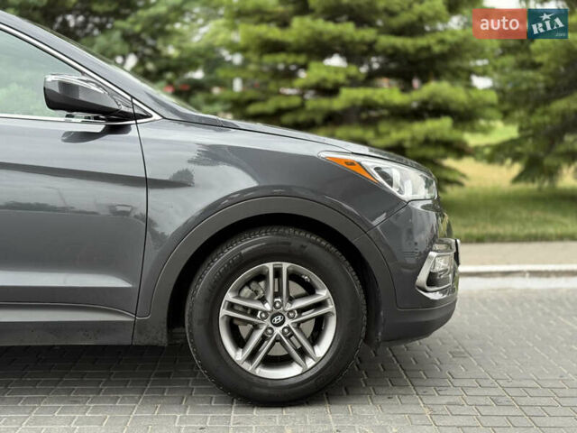 Серый Хендай Санта Фе, объемом двигателя 2.4 л и пробегом 120 тыс. км за 20000 $, фото 26 на Automoto.ua