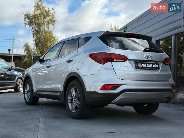 Серый Хендай Санта Фе, объемом двигателя 2.36 л и пробегом 123 тыс. км за 16900 $, фото 5 на Automoto.ua
