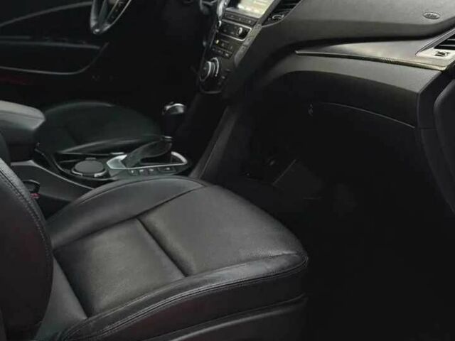 Серый Хендай Санта Фе, объемом двигателя 2.2 л и пробегом 103 тыс. км за 8700 $, фото 18 на Automoto.ua