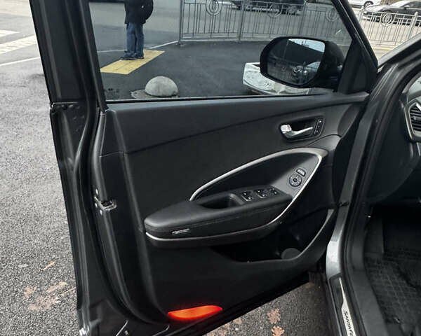 Сірий Хендай Санта Фе, об'ємом двигуна 2.2 л та пробігом 51 тис. км за 25200 $, фото 8 на Automoto.ua