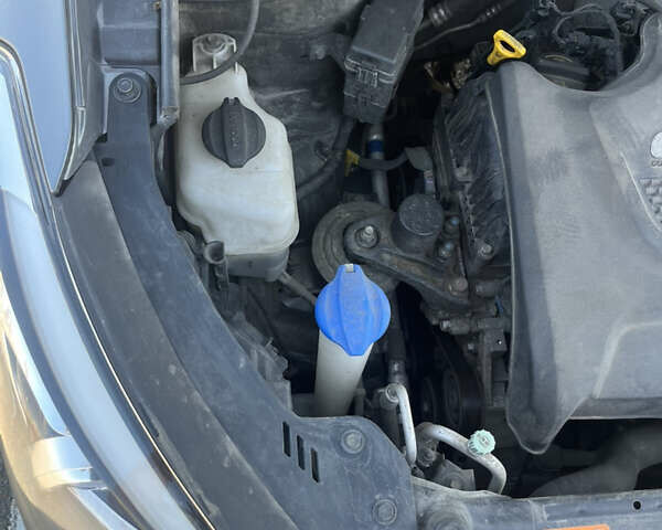 Серый Хендай Санта Фе, объемом двигателя 2.2 л и пробегом 178 тыс. км за 20900 $, фото 18 на Automoto.ua