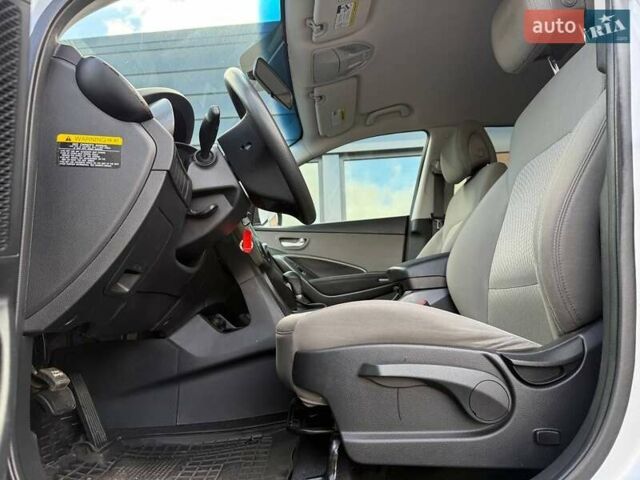 Серый Хендай Санта Фе, объемом двигателя 2.36 л и пробегом 123 тыс. км за 16900 $, фото 25 на Automoto.ua