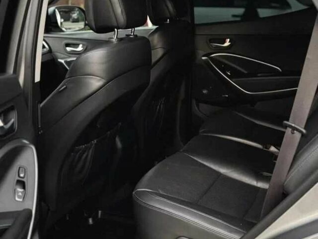 Серый Хендай Санта Фе, объемом двигателя 2.2 л и пробегом 103 тыс. км за 8700 $, фото 22 на Automoto.ua