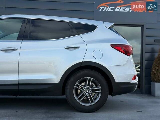 Серый Хендай Санта Фе, объемом двигателя 2.36 л и пробегом 123 тыс. км за 16900 $, фото 7 на Automoto.ua