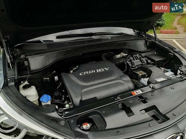 Серый Хендай Санта Фе, объемом двигателя 2 л и пробегом 187 тыс. км за 21555 $, фото 26 на Automoto.ua