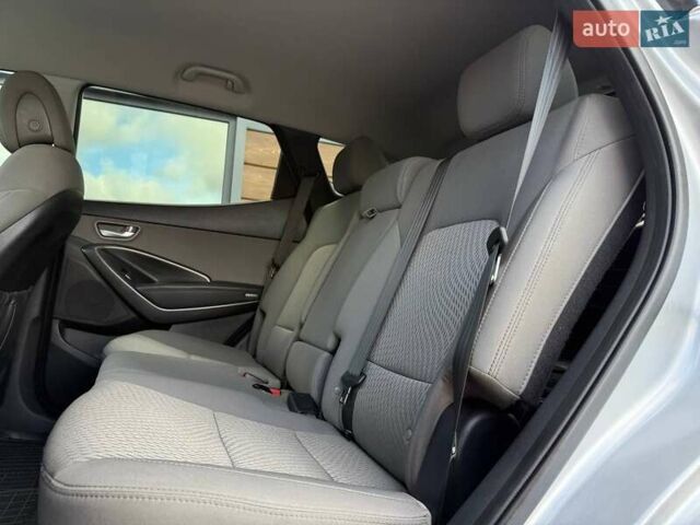 Серый Хендай Санта Фе, объемом двигателя 2.36 л и пробегом 123 тыс. км за 16900 $, фото 47 на Automoto.ua