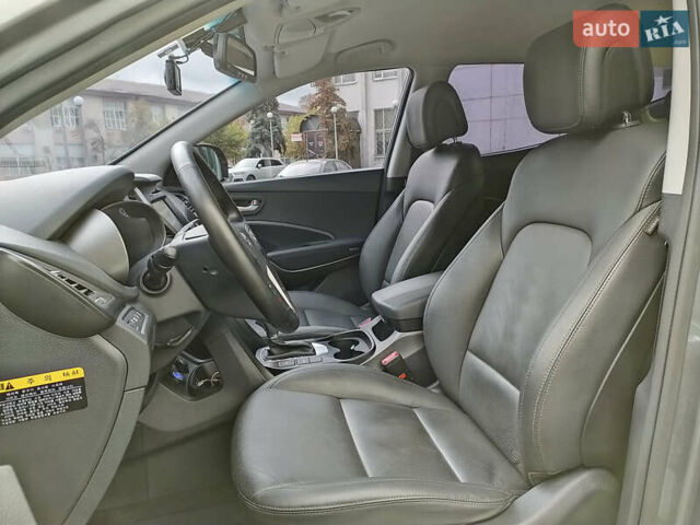 Серый Хендай Санта Фе, объемом двигателя 2 л и пробегом 187 тыс. км за 21555 $, фото 13 на Automoto.ua