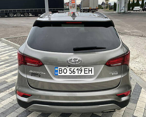 Серый Хендай Санта Фе, объемом двигателя 2.36 л и пробегом 97 тыс. км за 12700 $, фото 1 на Automoto.ua