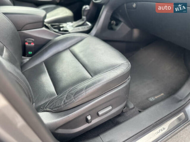 Серый Хендай Санта Фе, объемом двигателя 2.2 л и пробегом 230 тыс. км за 21500 $, фото 15 на Automoto.ua