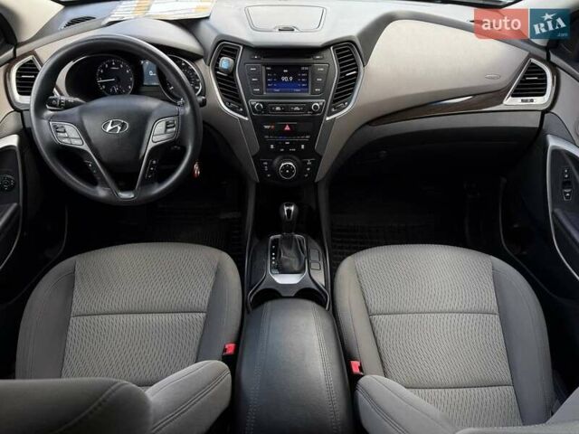 Серый Хендай Санта Фе, объемом двигателя 2.36 л и пробегом 123 тыс. км за 16900 $, фото 49 на Automoto.ua