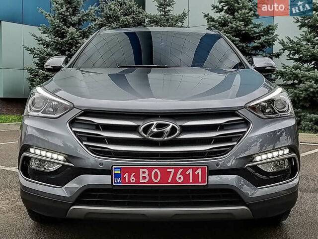 Серый Хендай Санта Фе, объемом двигателя 2 л и пробегом 187 тыс. км за 21555 $, фото 2 на Automoto.ua